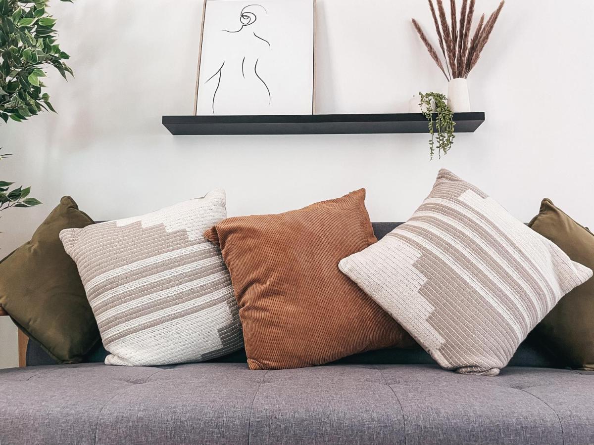 Hollybush Apartment, By Solace Stays Newport  Dış mekan fotoğraf
