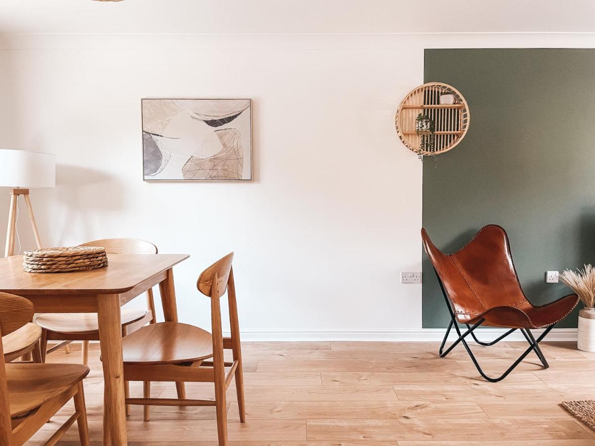 Hollybush Apartment, By Solace Stays Newport  Dış mekan fotoğraf