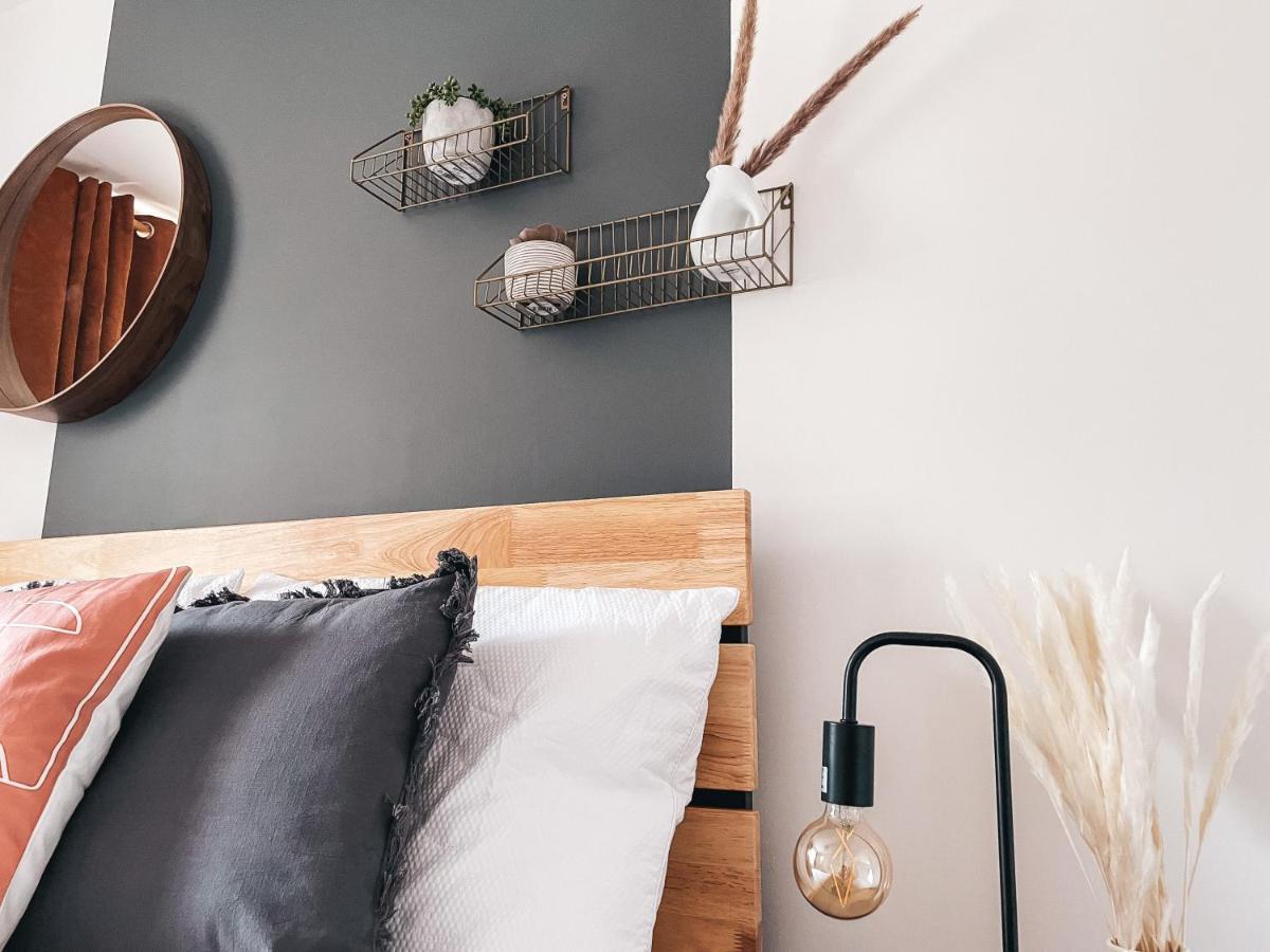 Hollybush Apartment, By Solace Stays Newport  Dış mekan fotoğraf