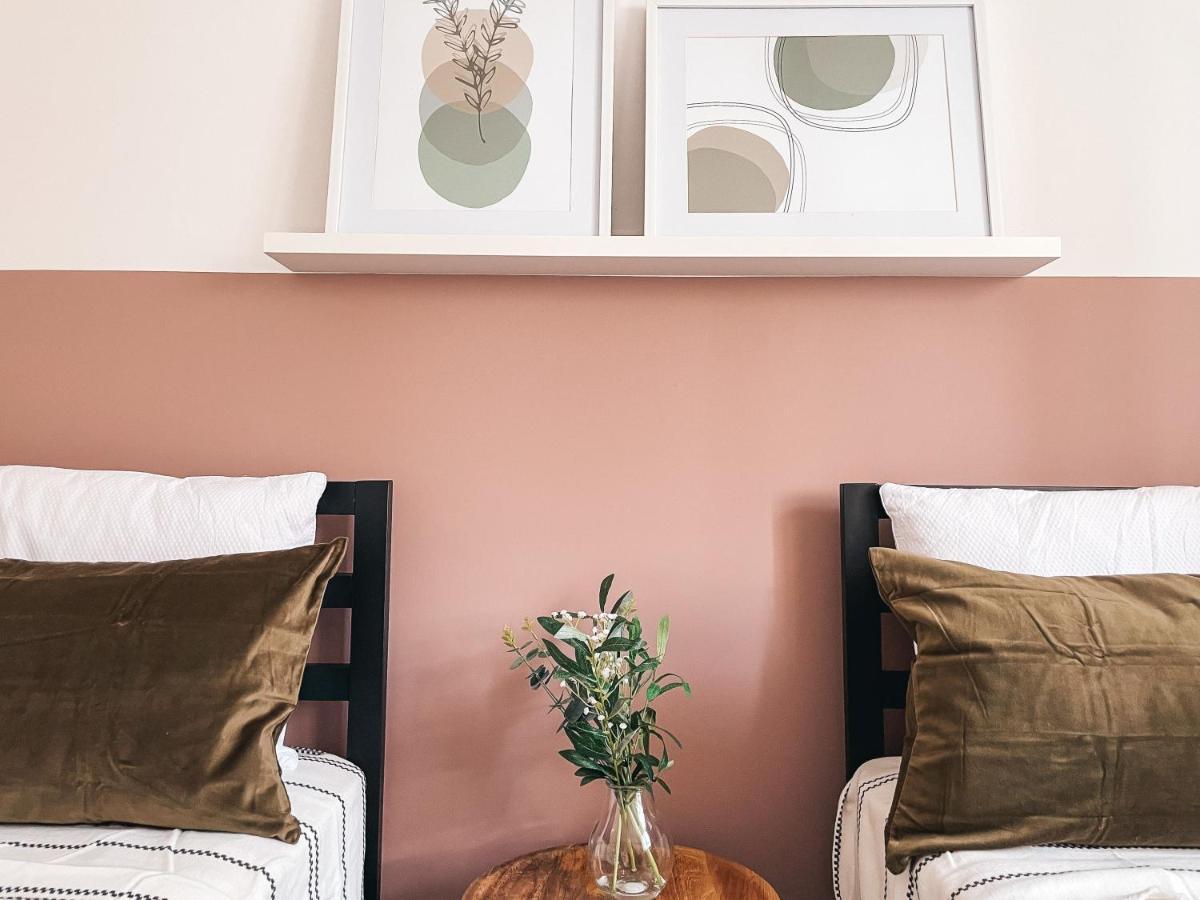 Hollybush Apartment, By Solace Stays Newport  Dış mekan fotoğraf