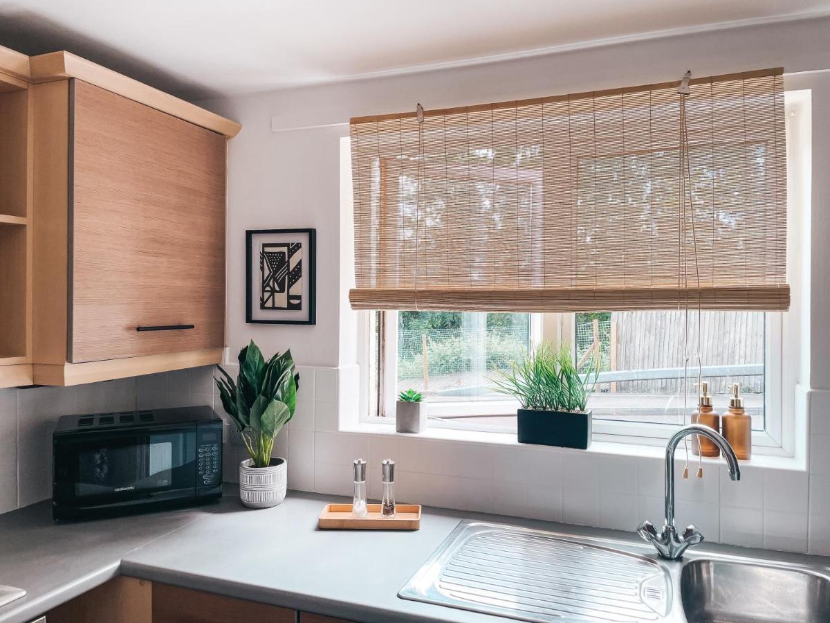 Hollybush Apartment, By Solace Stays Newport  Dış mekan fotoğraf